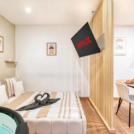 Luxe Romantique Avec Privatif Apartmán