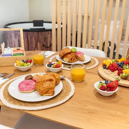 Luxe Romantique Avec Privatif Apartmán Angers
